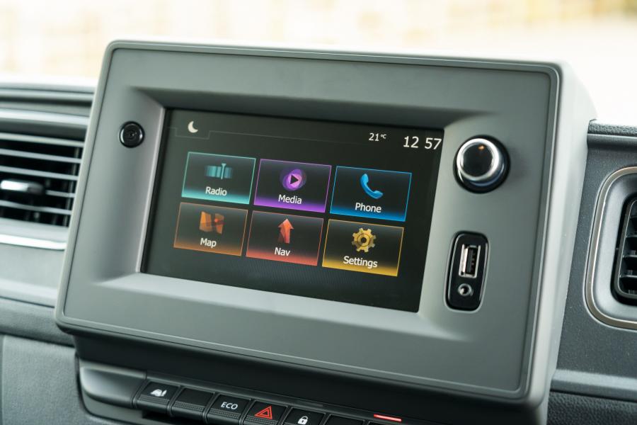 Детали интерьера Vauxhall Movano Van 2019 года  (фото 28 из 38)